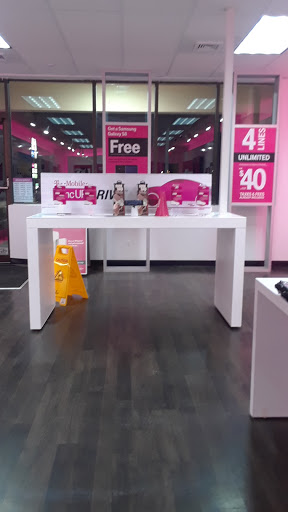 Cell Phone Store «T-Mobile», reviews and photos, 6041 Rochester Rd Suite 5, Troy, MI 48085, USA