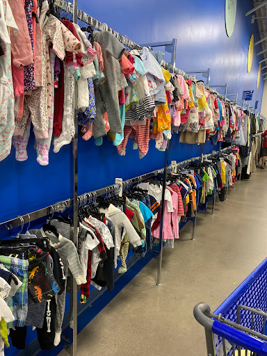 Corporate Campus «Goodwill Outlet», reviews and photos