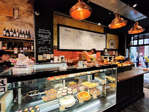 Photo n°140 de Books & Coffee à Bordeaux ()