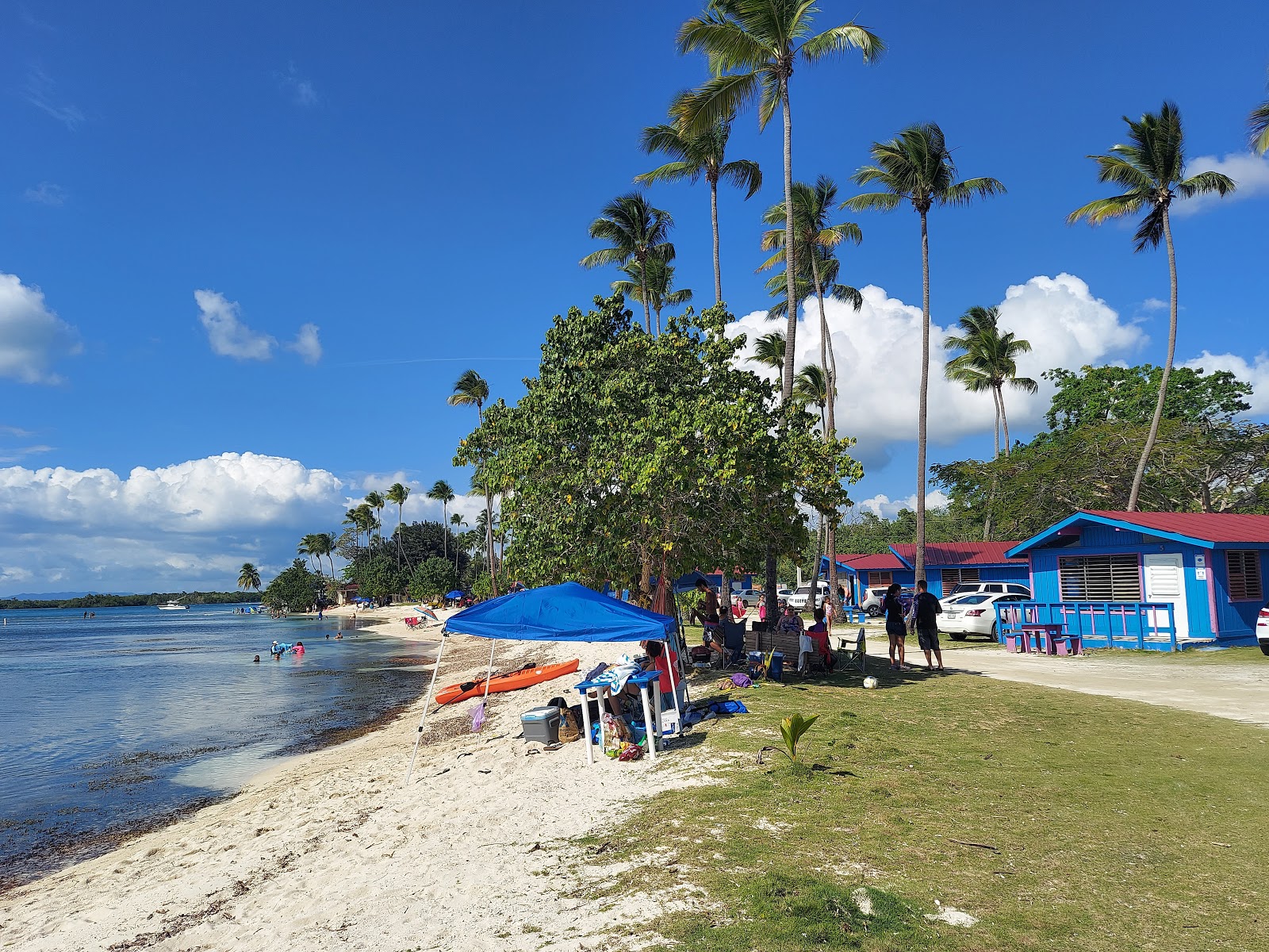 Foto af Playa La Mela med rummelig kyst