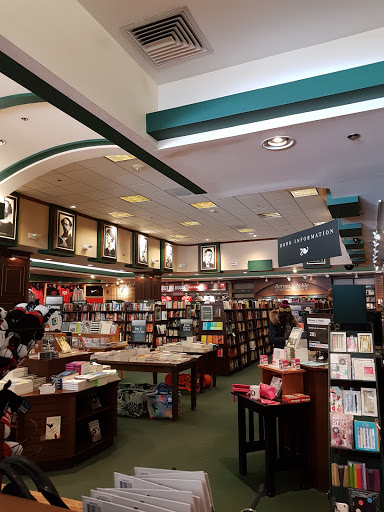 Book Store «Barnes & Noble», reviews and photos, 660 Beacon St, Boston, MA 02215, USA