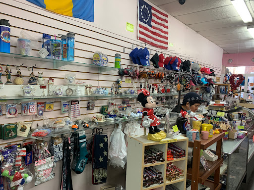 Gift Shop «Xenos Candy & Gifts», reviews and photos, 231 Chestnut St, Philadelphia, PA 19106, USA