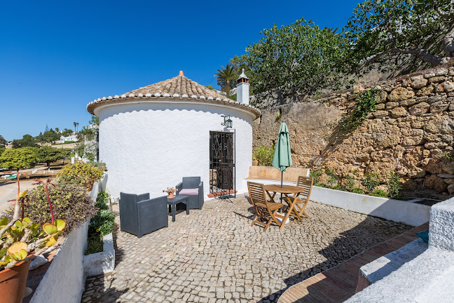 Reviews of Algarve Villa Rentals in London - Travel Agency