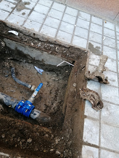 FUGAS DE AGUA FONTANERÍA 24H en Roquetas de Mar, Almería