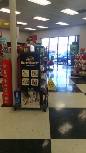 Pet Supply Store «Petco Animal Supplies», reviews and photos, 1410 N Loop 336 W, Conroe, TX 77304, USA