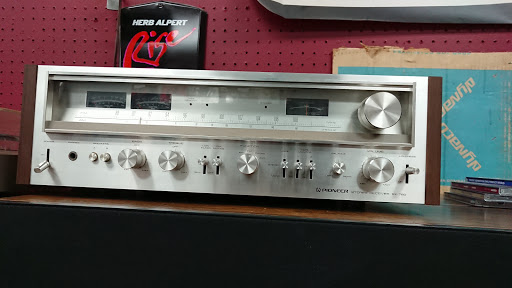 Shopping Mall «Lincoln Shopping Center», reviews and photos, 26092 Greenfield Rd, Oak Park, MI 48237, USA