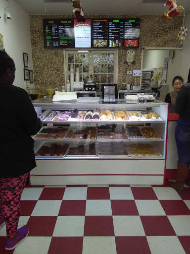 Donut Shop «Donuts-N-Coffee», reviews and photos, 2520 NE Green Oaks Blvd, Arlington, TX 76006, USA