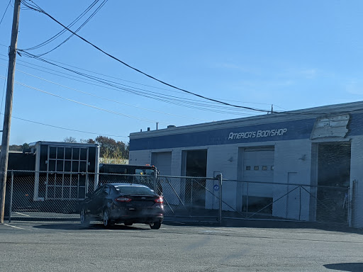 Auto Body Shop «Maaco Collision Repair & Auto Painting», reviews and photos, 660 S Union St, Lawrence, MA 01843, USA