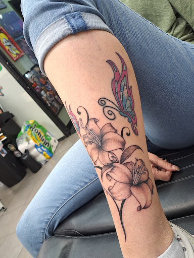 Explore hand tattoo ideas woman, creative tattoo ideas in San Antonio, available at Master Minds Tattoo