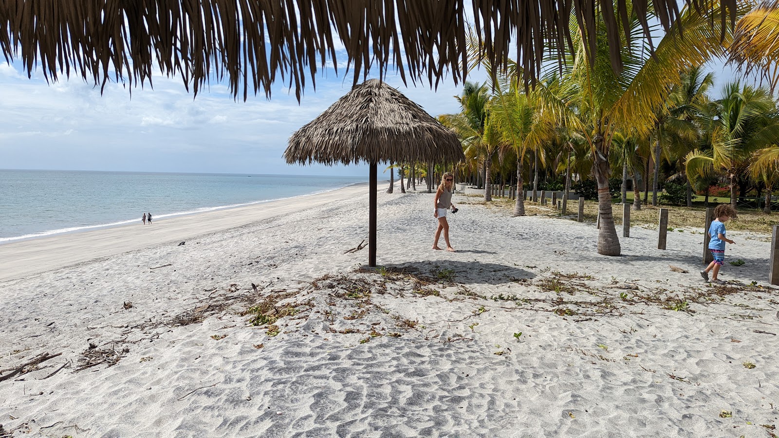 Fotografie cu Compuesta Beach cu drept și lung