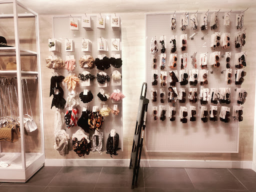 Computer Store «Apple Orland Square Mall», reviews and photos, 428 Orland Square Dr, Orland Park, IL 60462, USA