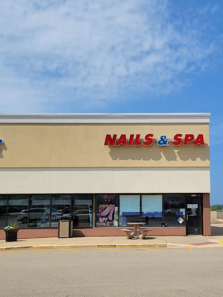 Nail & Spa 61604