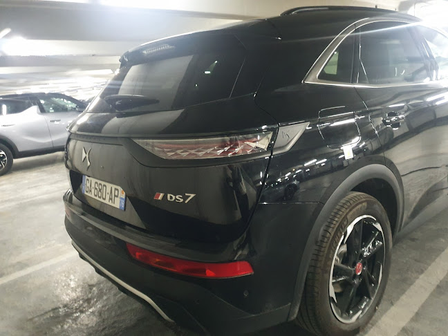 8 Av. Foch, 75016 Paris, France