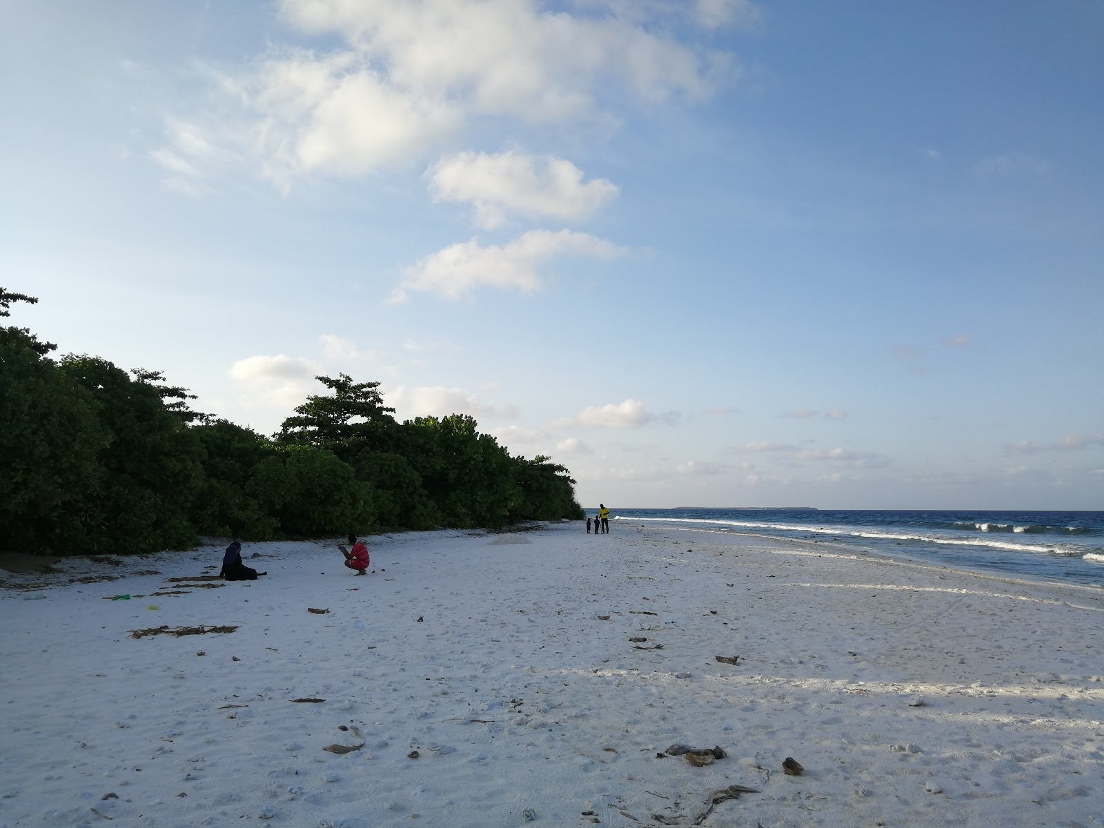 Foto av Meynaamagu Beach med hög nivå av renlighet