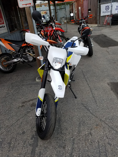 Motorcycle Dealer «Moore And Sons Motorcyles», reviews and photos, 21431 E Cliff Dr, Santa Cruz, CA 95062, USA