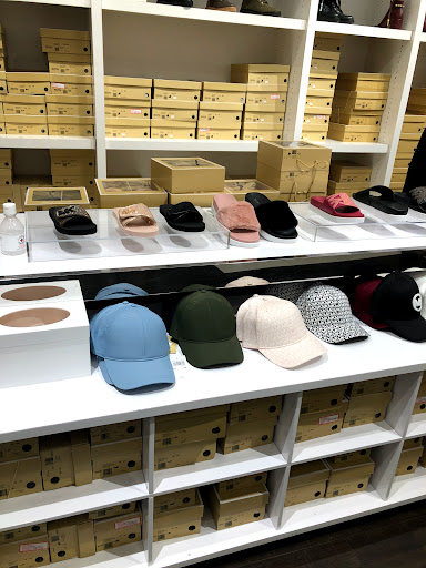 Fashion Accessories Store «Michael Kors», reviews and photos, 18 West Lightcap Rd #1109, Pottstown, PA 19464, USA