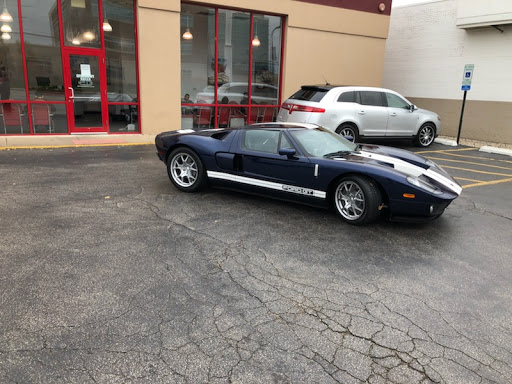 Tire Shop «Discount Tire Store - Oak Lawn, IL», reviews and photos, 6635 95th St, Oak Lawn, IL 60453, USA