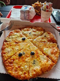 Pizza du Pizzeria Chez Matteo Le Porge Pizza - n°14