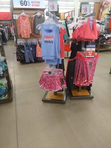 Clothing Store «Old Navy», reviews and photos, 43 Middlesex Turnpike, Burlington, MA 01803, USA