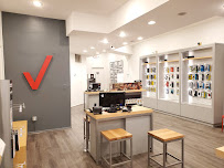 Verizon - Photo 3 - Car repair in Washington, DC, Washington