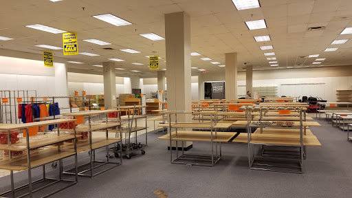 Shopping Mall «West Ridge Mall», reviews and photos, 1801 SW Wanamaker Rd, Topeka, KS 66604, USA