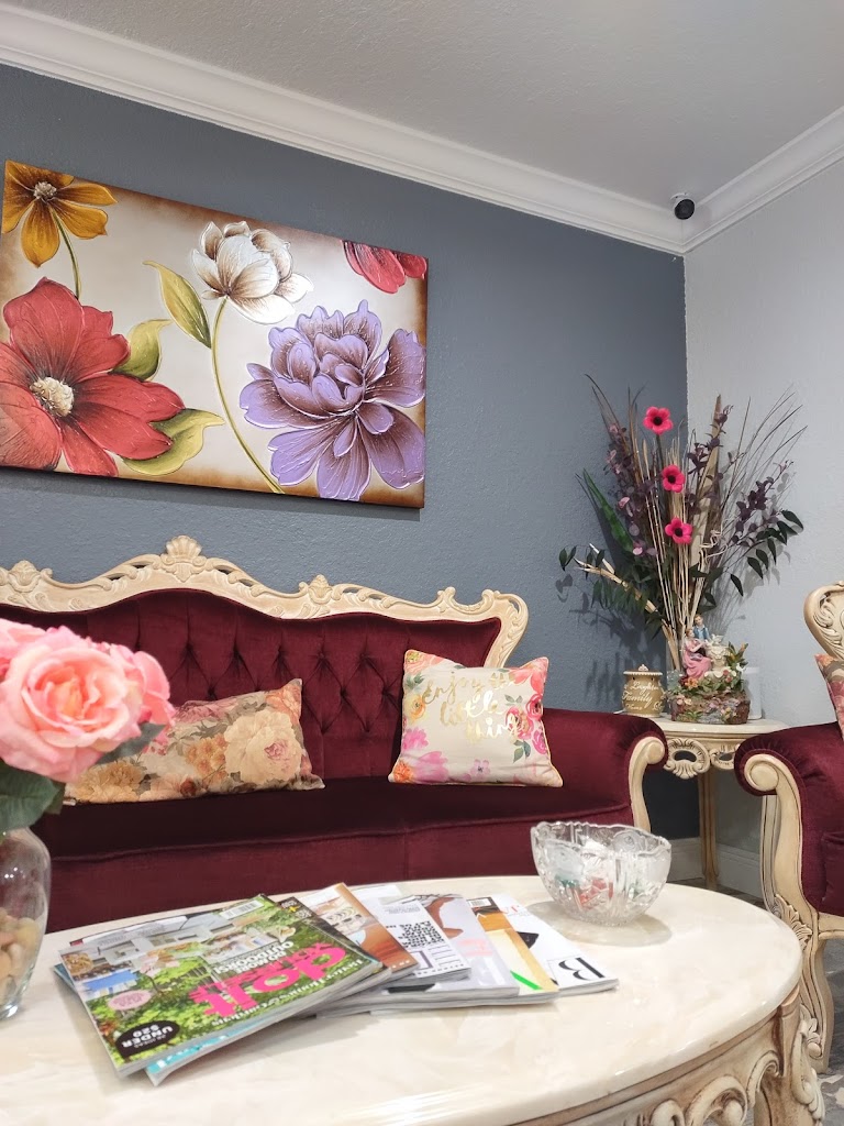 Mira Bella’s Salon & Spa 34431