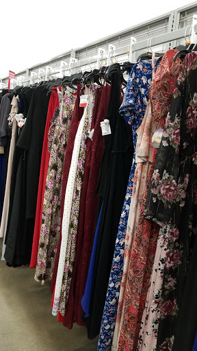 Clothing Store «Burlington Coat Factory», reviews and photos, 3475 Westdale Dr SW, Cedar Rapids, IA 52404, USA