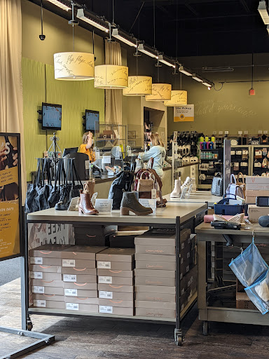 Shoe Store «DSW Designer Shoe Warehouse», reviews and photos, 635 E Boughton Rd, Bolingbrook, IL 60440, USA