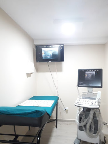 Opiniones de Centro de Diagnóstico Médico Sure Diagnostics Cia Ltda (Sucursal Norte) en Quito - Médico