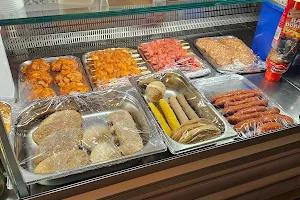 Snack Ali Baba - Wavre ( kebab pita durum döner mitraillette frites Hamburger Hallal) image