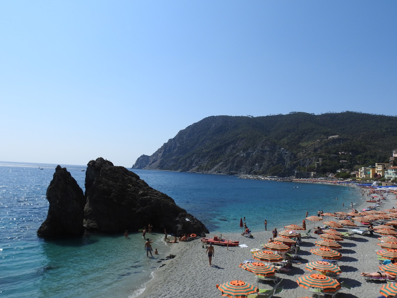 Foto di Spiaggia di Fegina e il suo bellissimo paesaggio