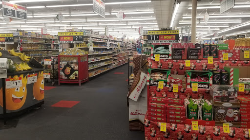 Supermarket «Food King», reviews and photos, 100 E Colonial Pkwy, Devine, TX 78016, USA