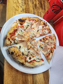 Plats et boissons du Pizzeria Bibani Pizza à Paris - n°5
