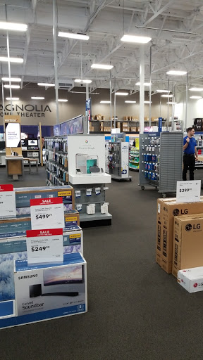 Electronics Store «Best Buy», reviews and photos, 390 N Moorpark Rd, Thousand Oaks, CA 91360, USA