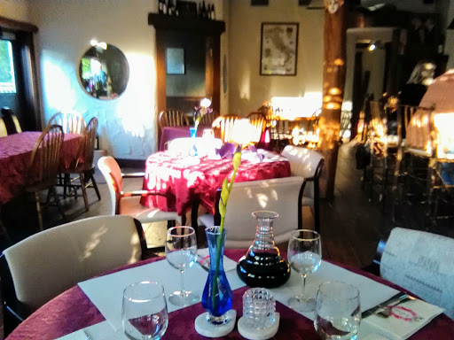 Wine Bar «Vinoteca Wine Bar», reviews and photos, 4921 Hills and Dales Rd NW, Canton, OH 44708, USA