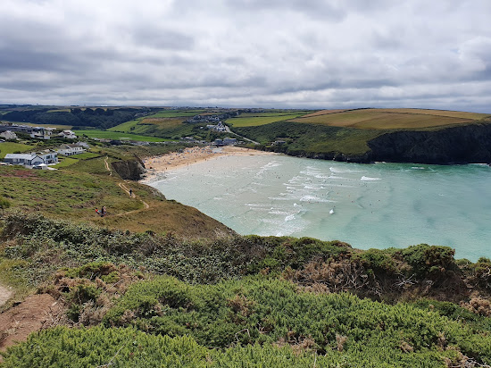 Mawgan Porth Beach