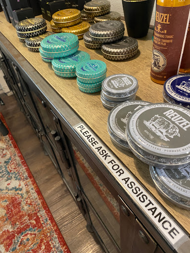 Barber Shop «Fort Worth Barber Shop», reviews and photos, 3529 Lovell Ave, Fort Worth, TX 76107, USA