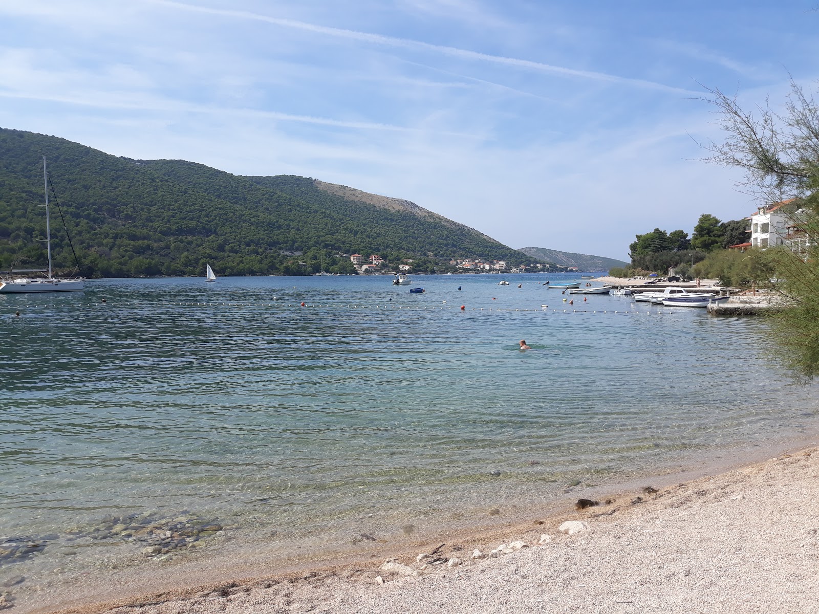 Photo de Dumici beach zone des équipements