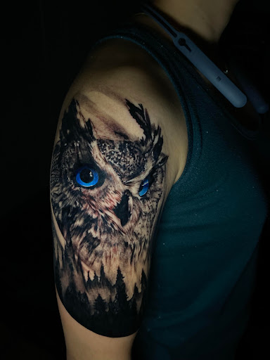 Explore pinky tattoo ideas, creative tattoo ideas in Fredericksburg, available at Tattoo Maker Custom ink 2