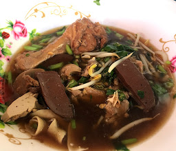 ก๋วยเตี๋ยวเป็ดเฮียวัตร photo