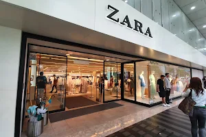 ZARA Taipei Zhongxiao Store image