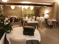 Atmosphère du Restaurant français Le Mas De Berianne...Restaurant à Les Tourrettes - n°6