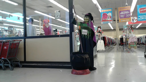 Surplus Store «Big Box Outlet Store - Marysville», reviews and photos, 1338 State Ave, Marysville, WA 98270, USA