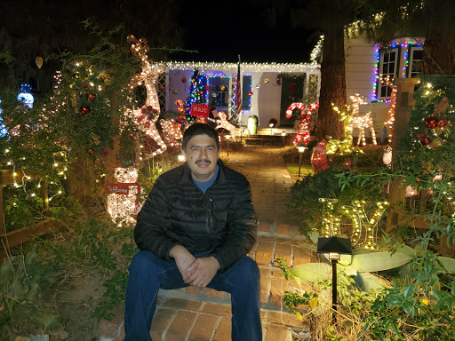 Tourist Attraction «Christmas Tree Lane», reviews and photos, Santa Rosa Ave, Altadena, CA 91001, USA