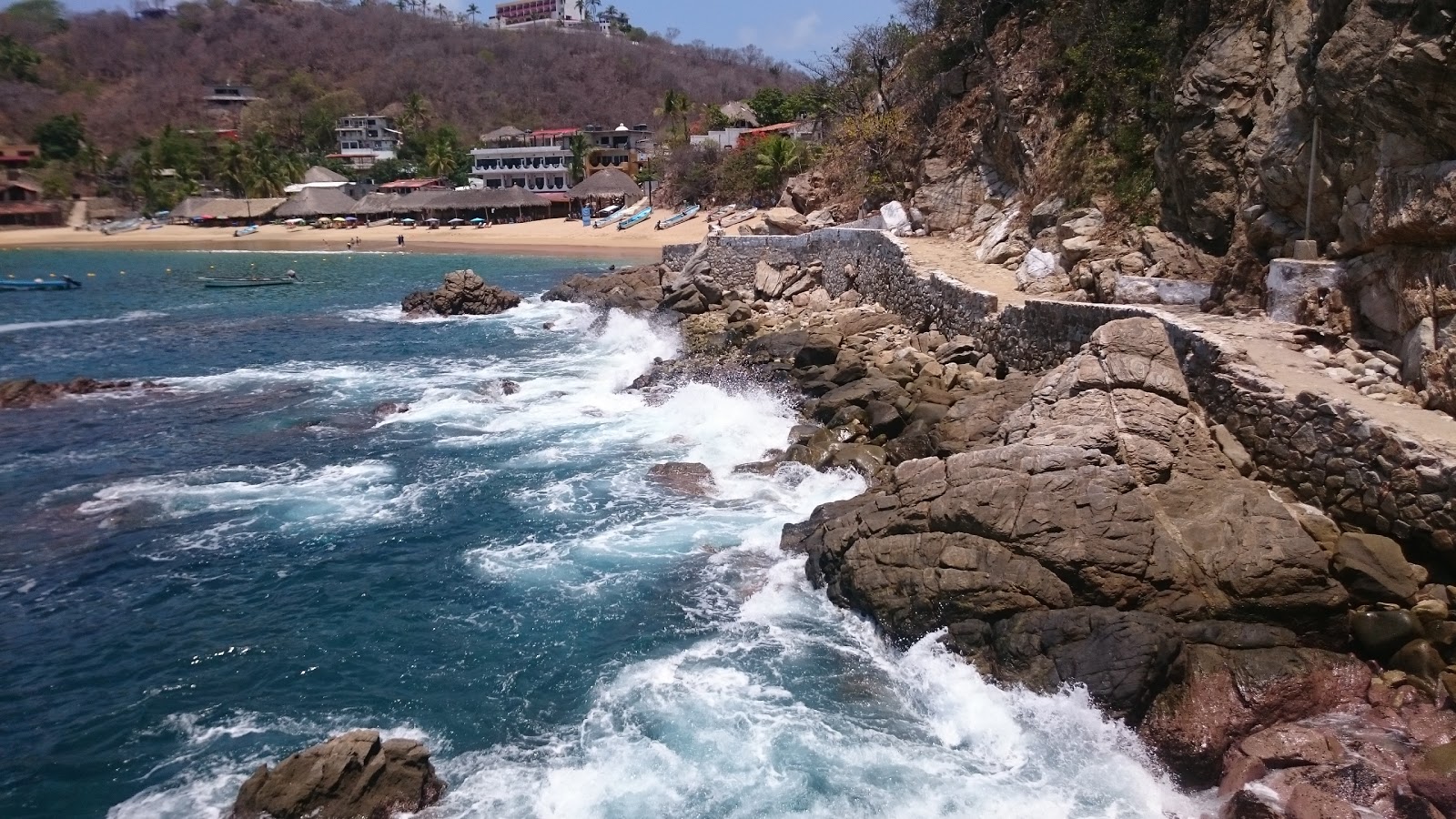 Photo de Playa Panteon et le règlement