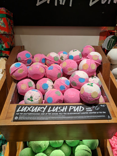Cosmetics Store «Lush Cosmetics», reviews and photos, 1151 Galleria Blvd, Roseville, CA 95678, USA