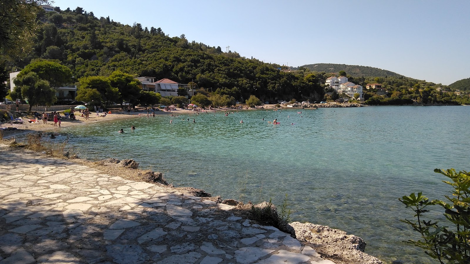 Limni beach'in fotoğrafı düz bir kıyı şeridi ile birlikte