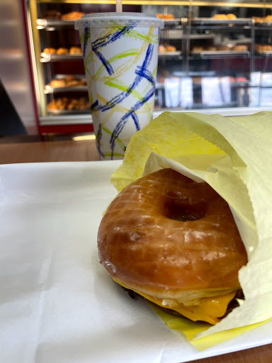 Fast Food Restaurant «Tastees Donut & Burger», reviews and photos, 619 N Fair Oaks Ave, Pasadena, CA 91103, USA