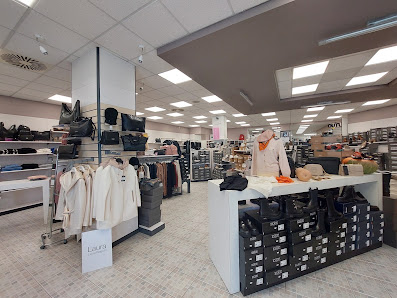 Ferrante 1933 Calzature e Abbigliamento Via Porrani, 2, 64015 Nereto TE, Italia