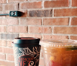 Estación Diez & Once photo